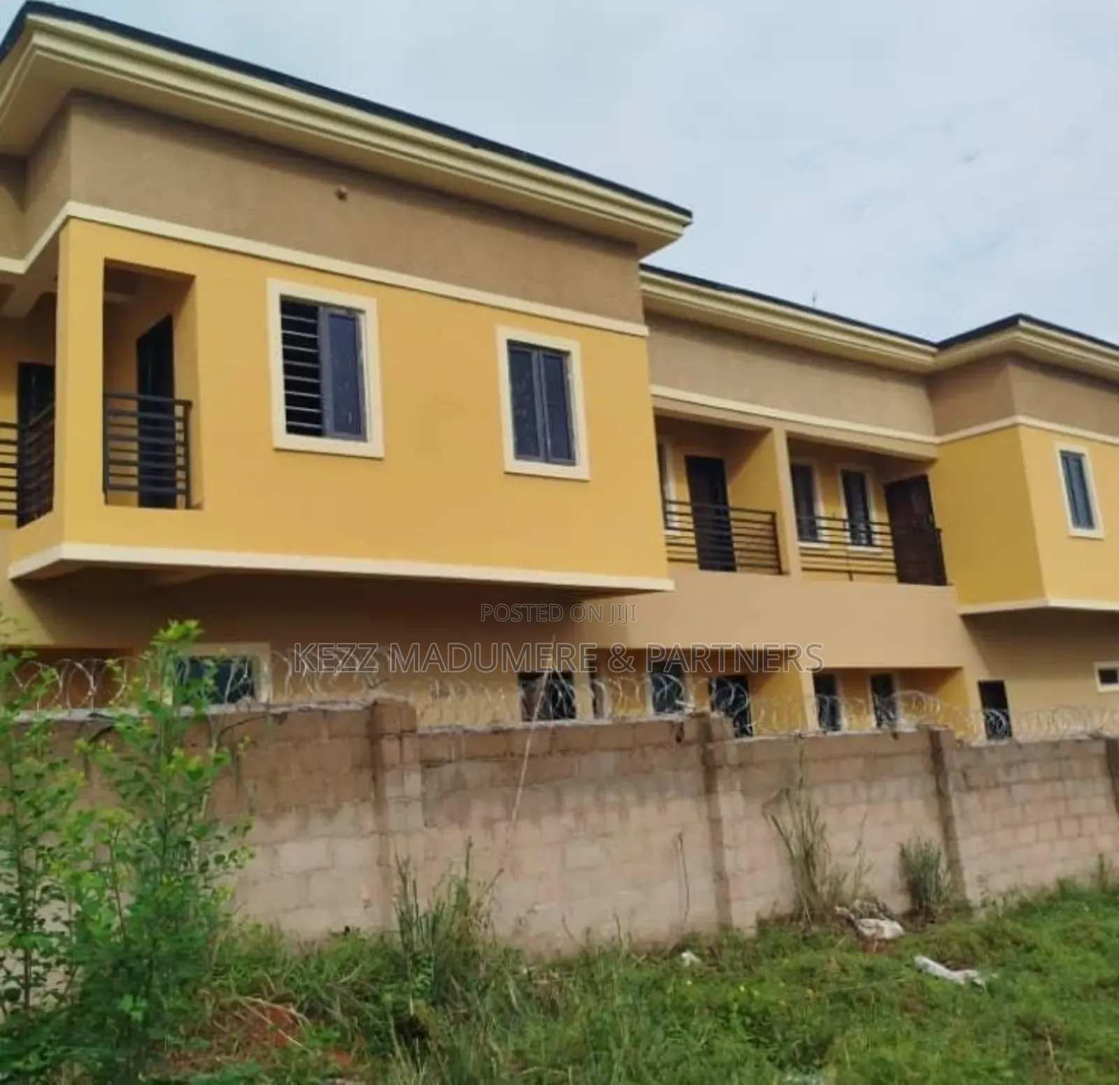 8bdrm Block of Flats in Airport Rd Ext , for sale in Enugu