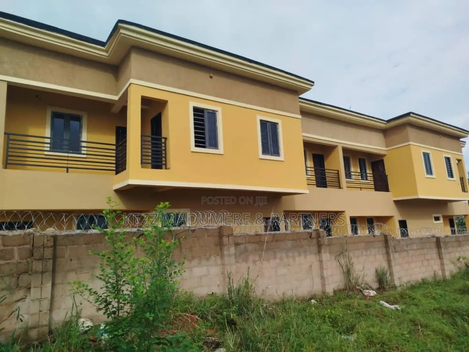 8bdrm Block of Flats in Airport Rd Ext , for sale in Enugu
