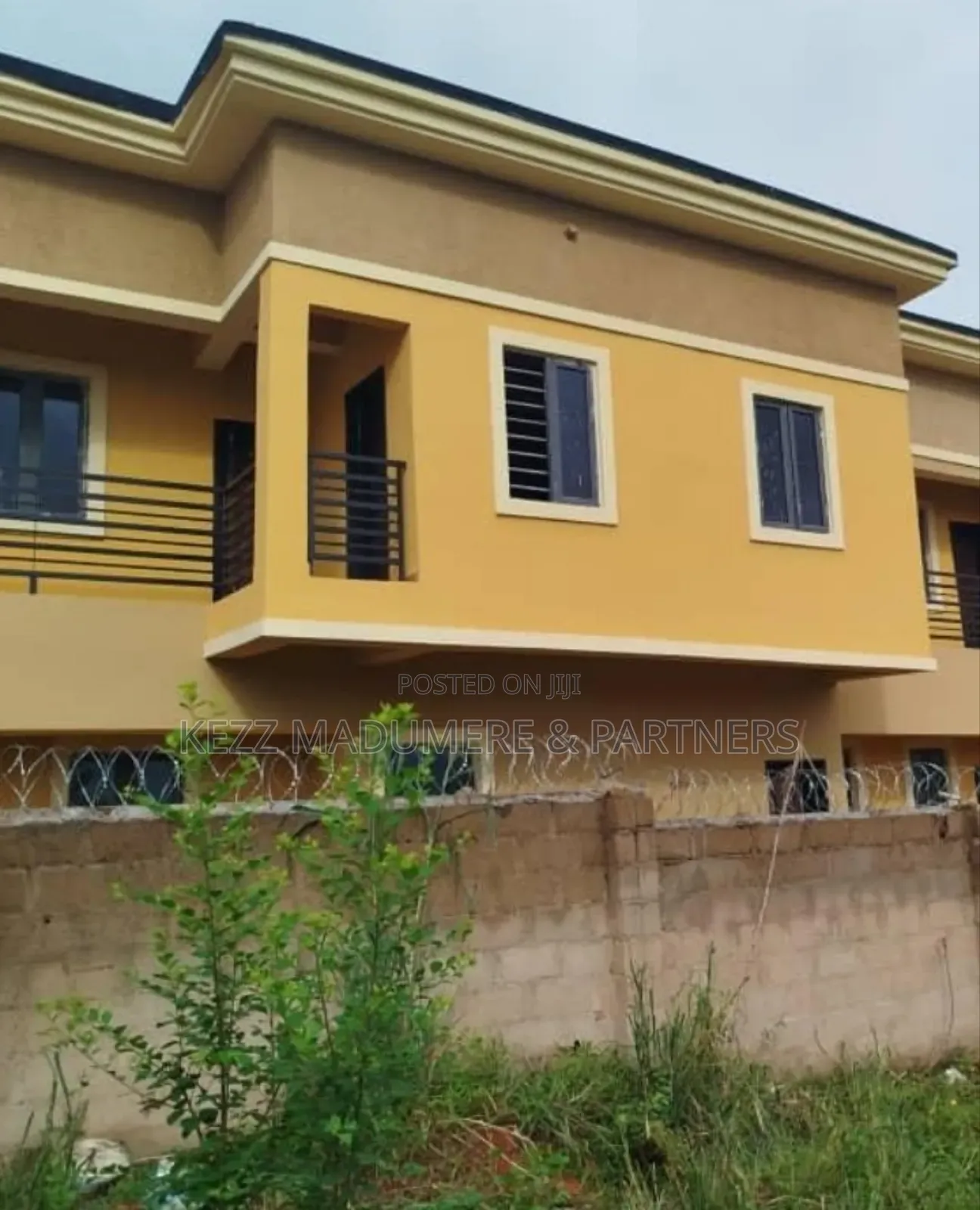 8bdrm Block of Flats in Airport Rd Ext , for sale in Enugu