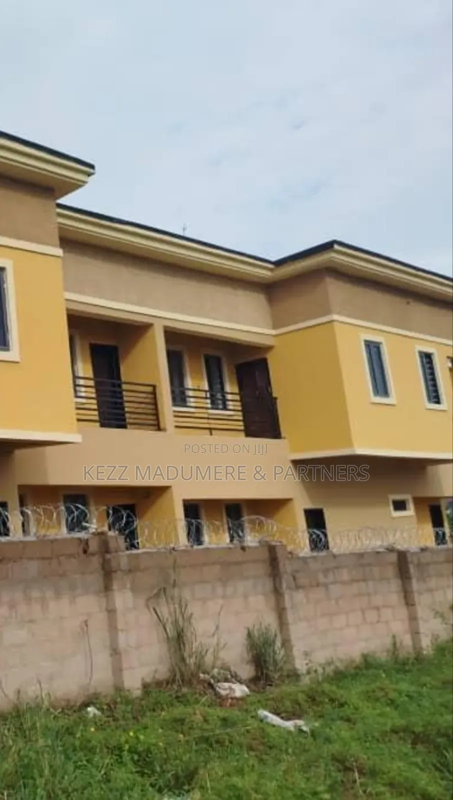 8bdrm Block of Flats in Airport Rd Ext , for sale in Enugu