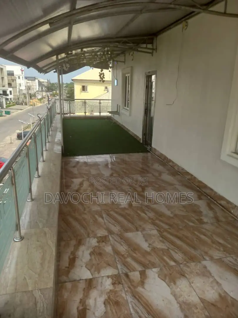 Furnished 6bdrm Duplex in Chevron for sale in Chevron