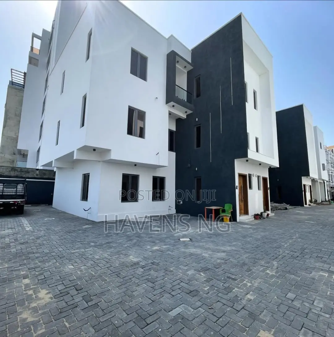 4bdrm Duplex in Lekki Phase 1 for sale in Lekki Phase 1