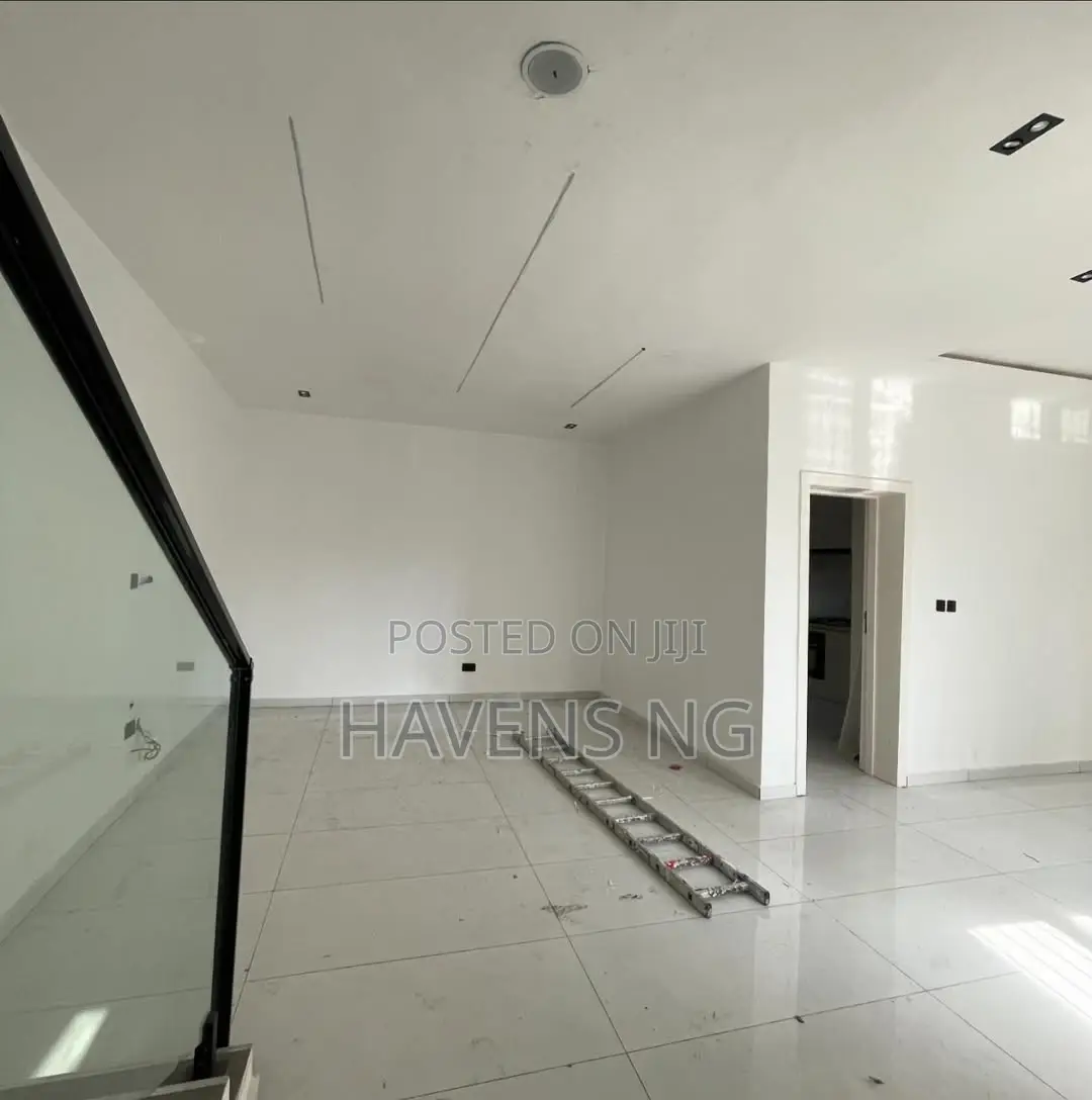 4bdrm Duplex in Lekki Phase 1 for sale in Lekki Phase 1