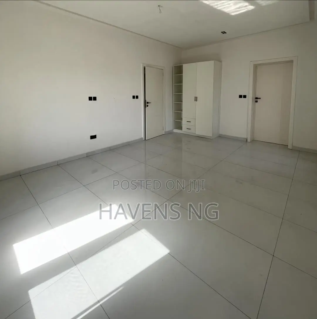 4bdrm Duplex in Lekki Phase 1 for sale in Lekki Phase 1