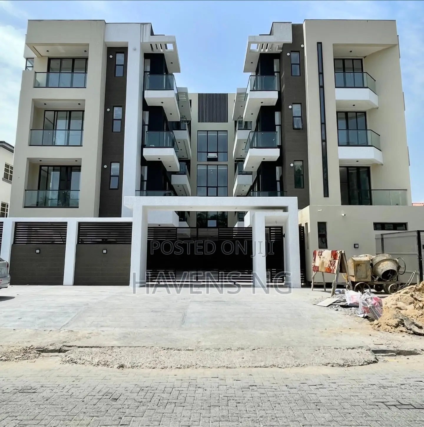 3bdrm Apartment In Lekki Phase 1 For Sale in Lekki Phase 1