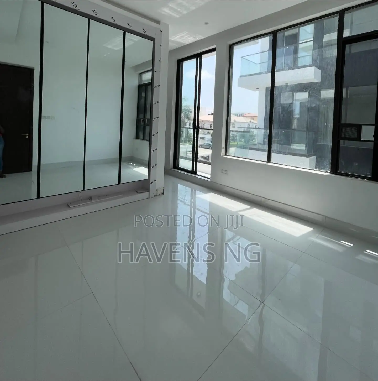 3bdrm Apartment In Lekki Phase 1 For Sale in Lekki Phase 1