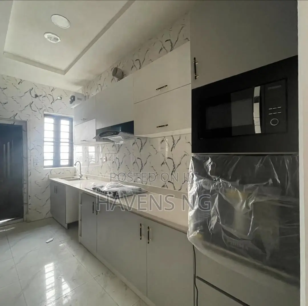 3bdrm Townhouse/Terrace In Ikota For Sale in Ado / Ajah