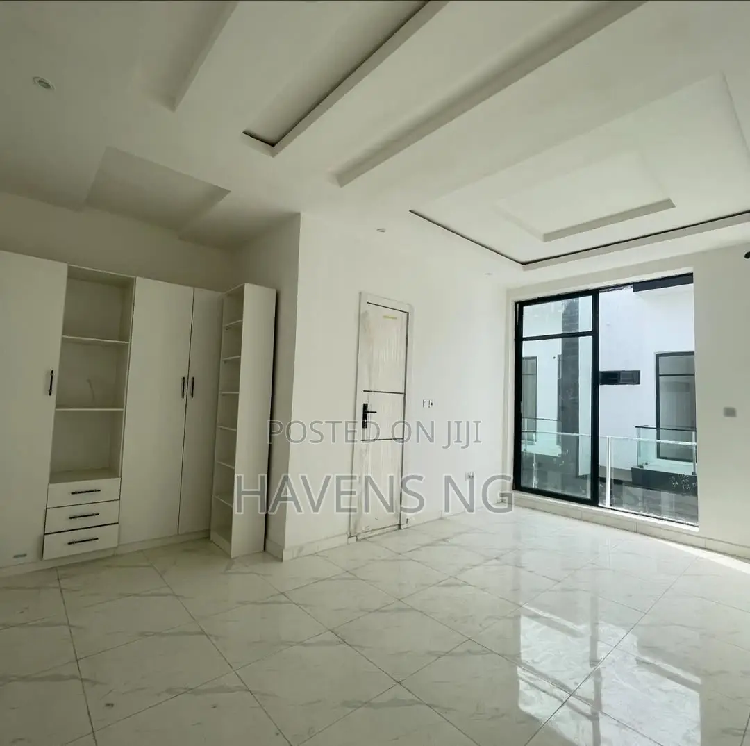 3bdrm Townhouse/Terrace In Ikota For Sale in Ado / Ajah