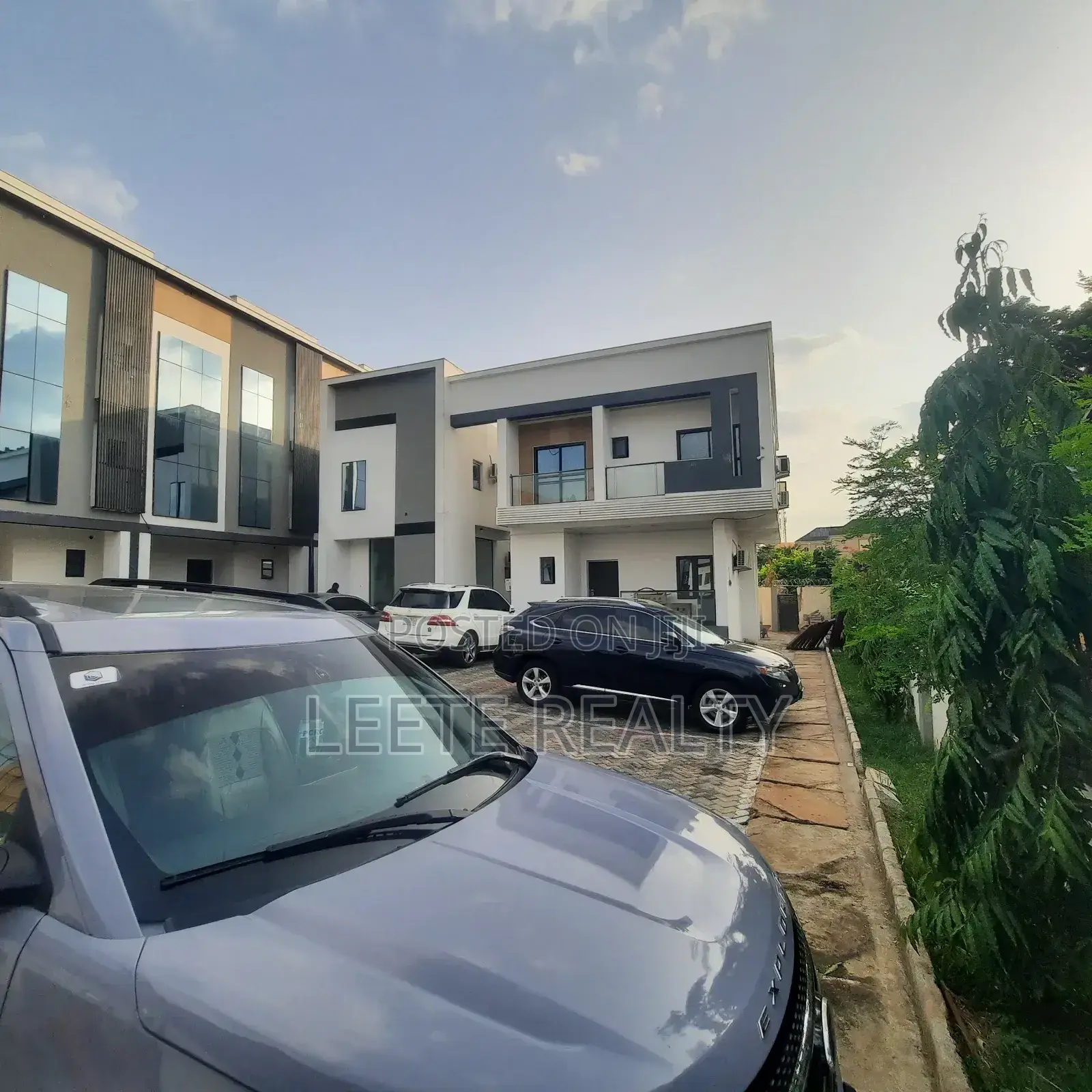 4bdrm Townhouse/Terrace in Wuye for sale in Wuye