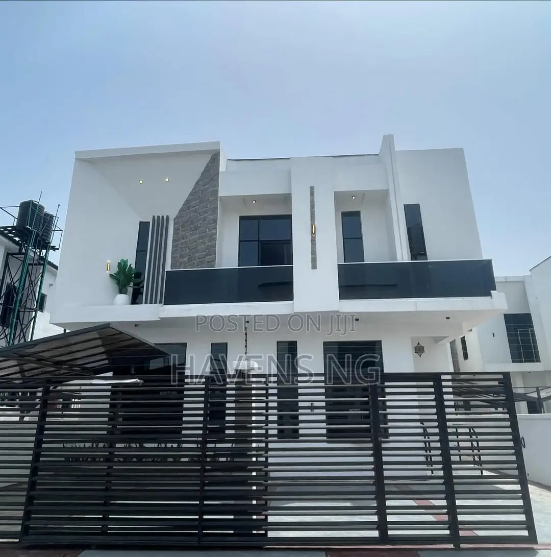 5bdrm Duplex in Lekki Phase 1 for sale in Lekki Phase 1