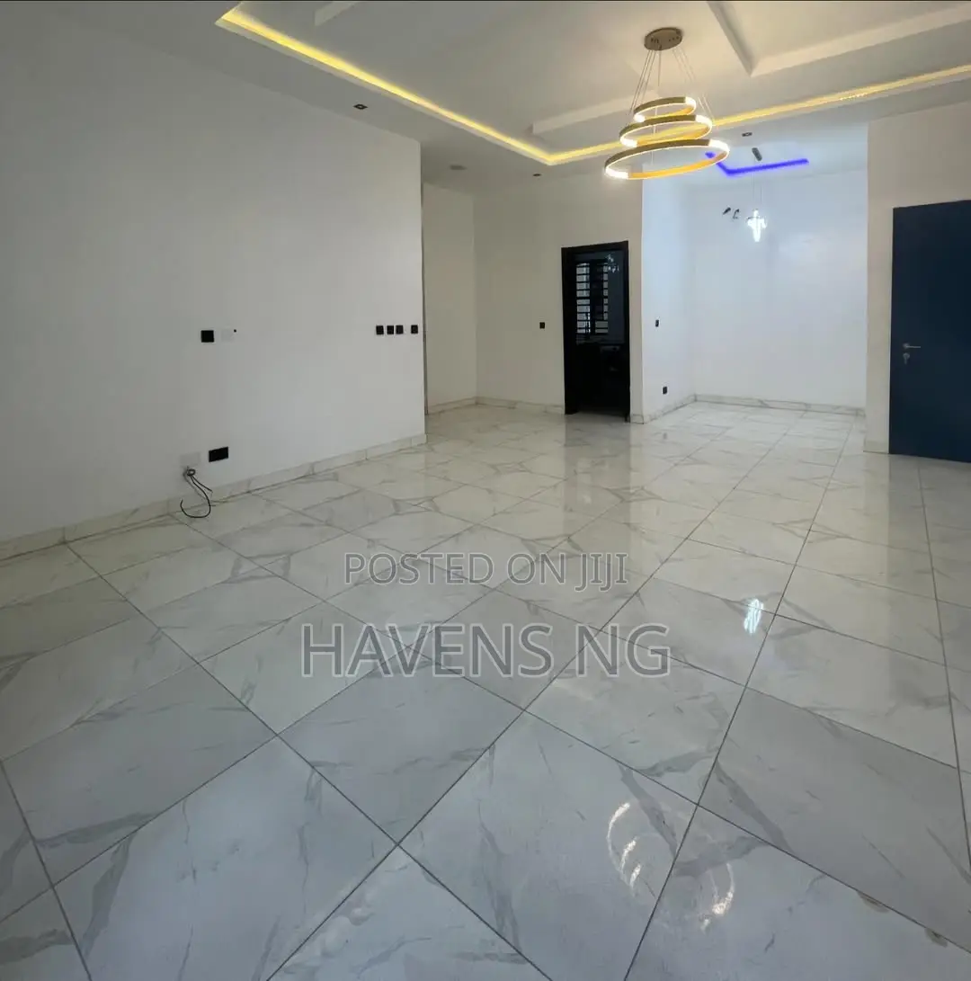5bdrm Duplex in Lekki Phase 1 for sale in Lekki Phase 1