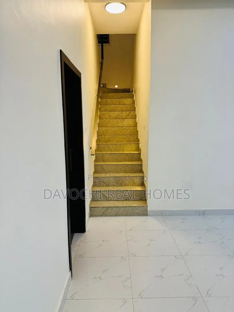 Newly Rrenovated 4 Bedroom Semi Detached Duplex for Sale4 in Chevron