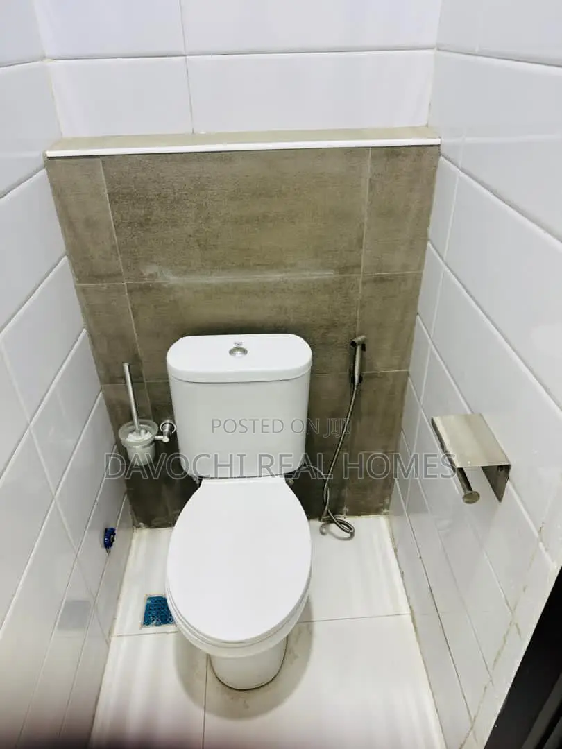 Newly Rrenovated 4 Bedroom Semi Detached Duplex for Sale4 in Chevron
