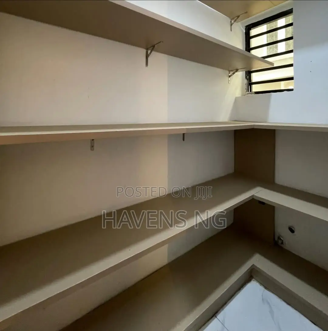 5bdrm Duplex in Osapa london for sale in Osapa london