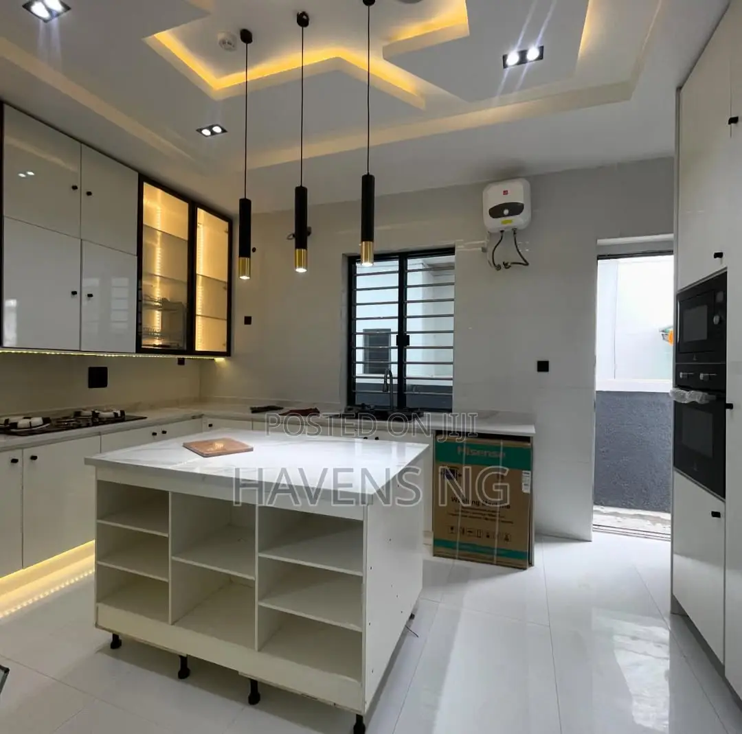 5bdrm Duplex in Ado / Ajah for sale in Ado / Ajah