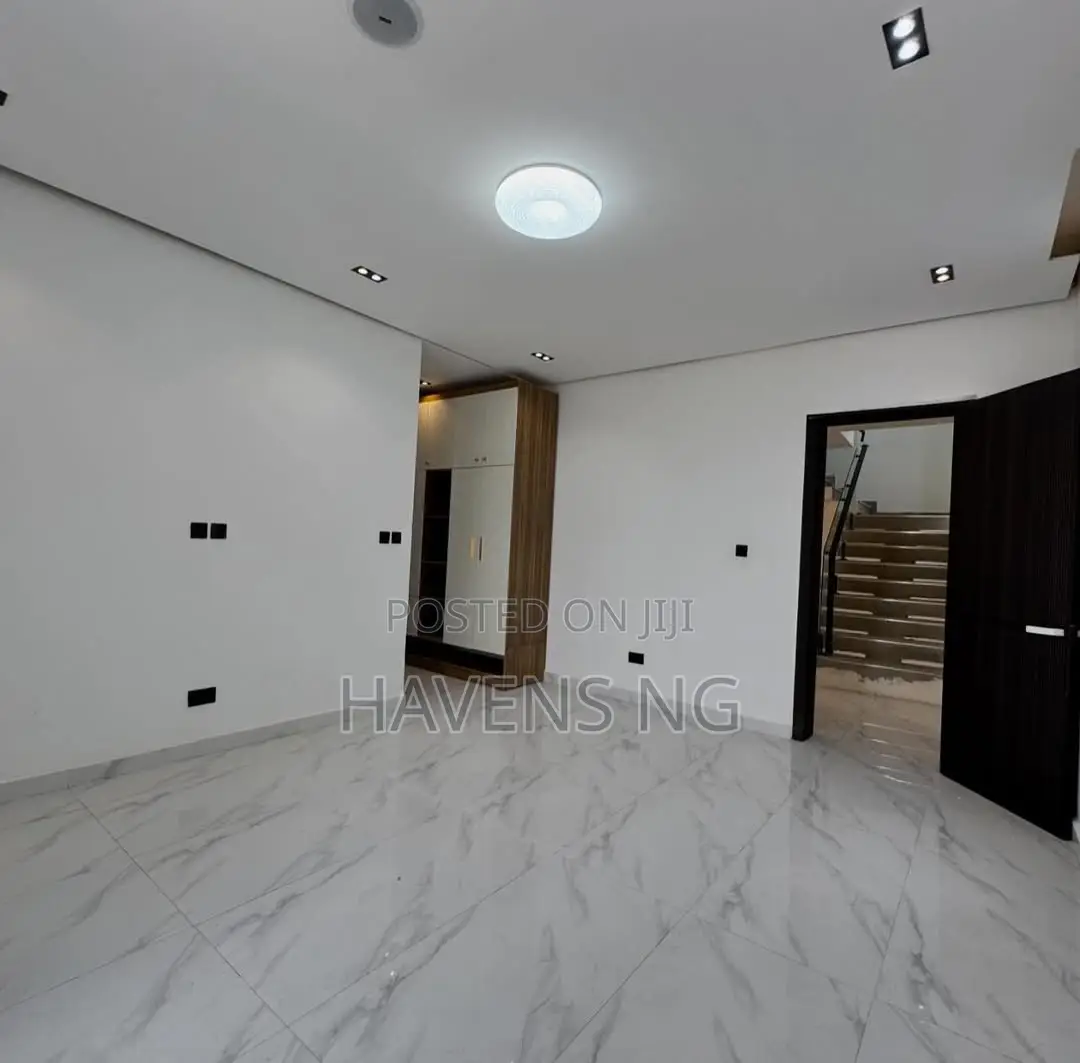 4bdrm Duplex in Ikate for sale in Ikate