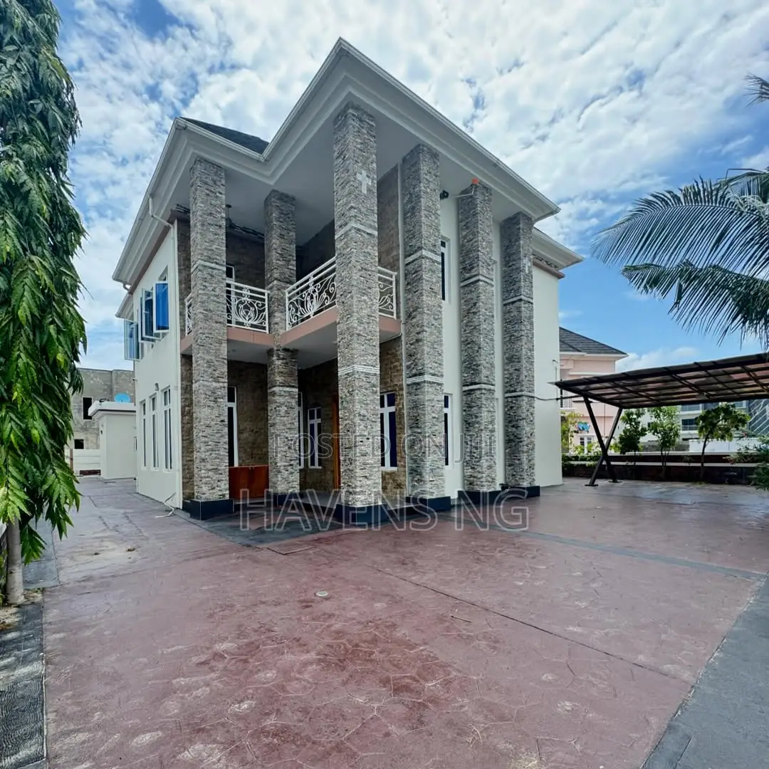 5bdrm Duplex in Lekki Phase 1 for sale in Lekki Phase 1