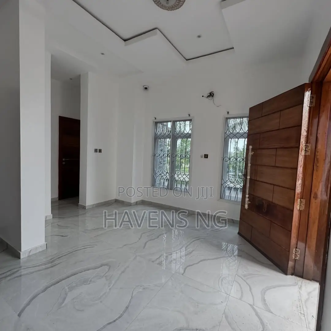 5bdrm Duplex in Lekki Phase 1 for sale in Lekki Phase 1