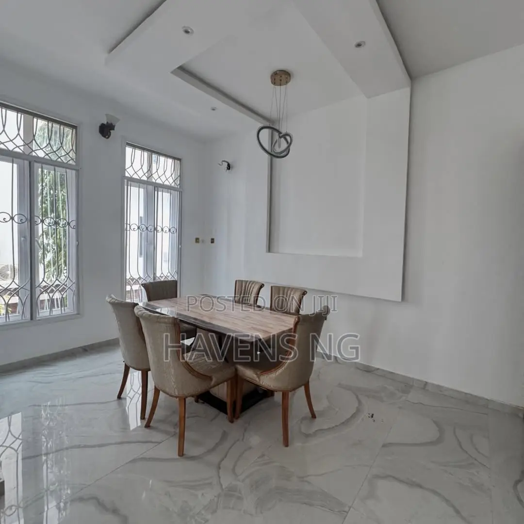 5bdrm Duplex in Lekki Phase 1 for sale in Lekki Phase 1