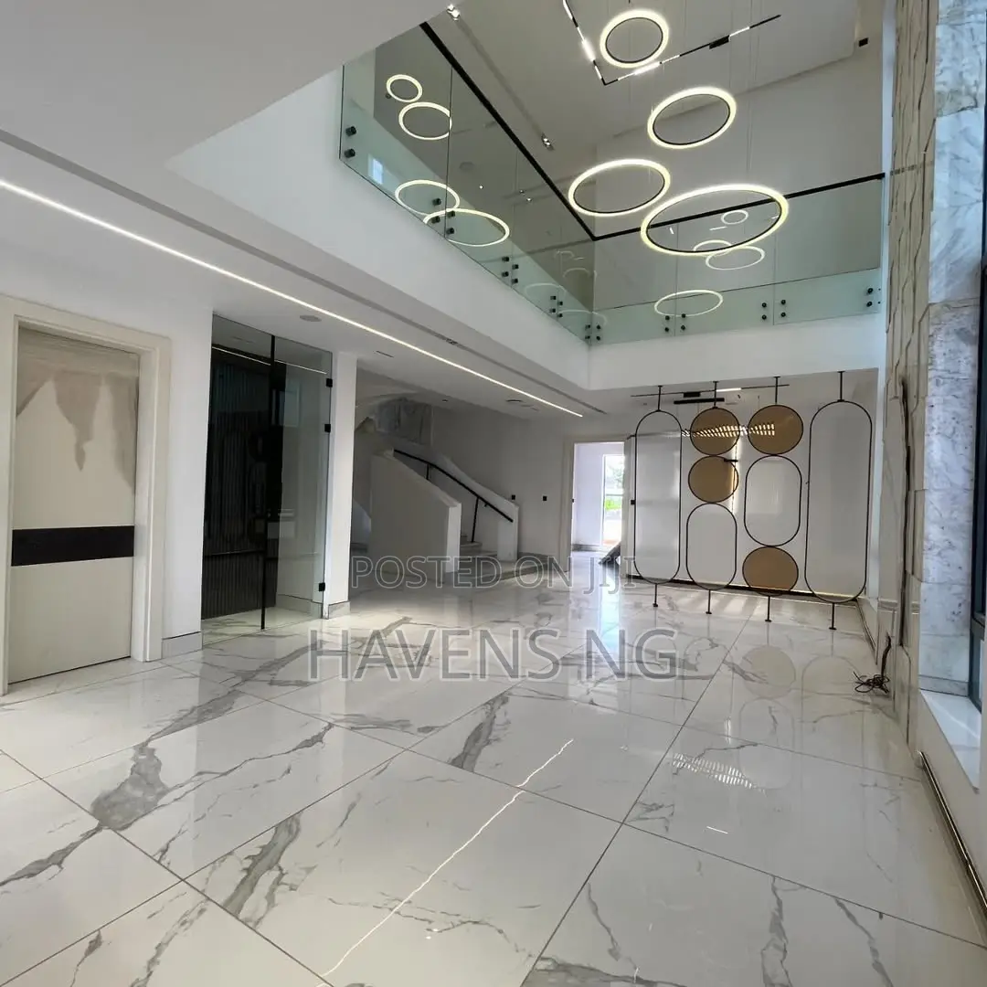 5bdrm Duplex in Lekki Phase 1 for sale in Lekki Phase 1