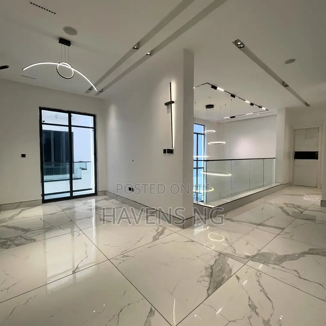 5bdrm Duplex in Lekki Phase 1 for sale in Lekki Phase 1