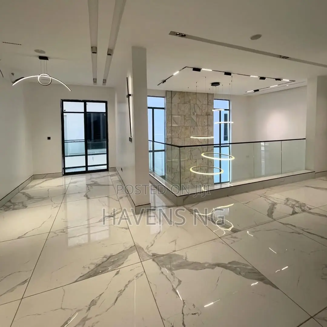 5bdrm Duplex in Lekki Phase 1 for sale in Lekki Phase 1