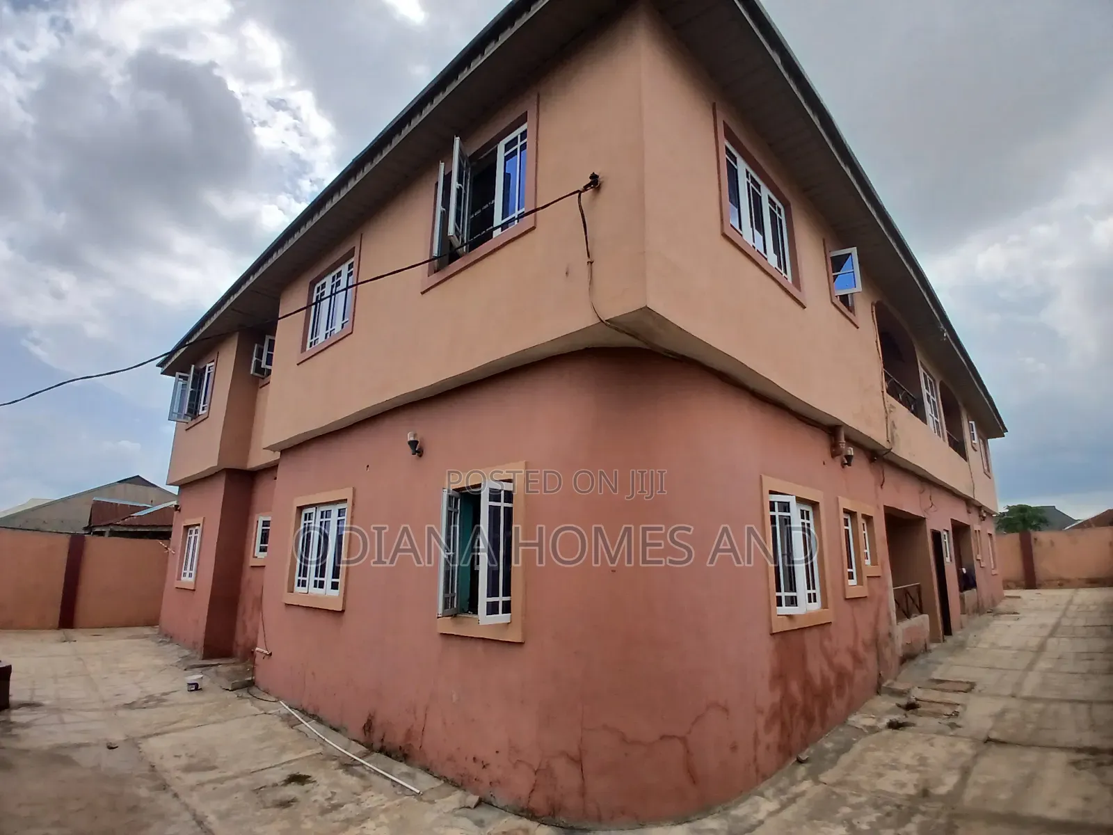 12bdrm Block of Flats in Liberty Academy, Akala Express for sale in Akala Express
