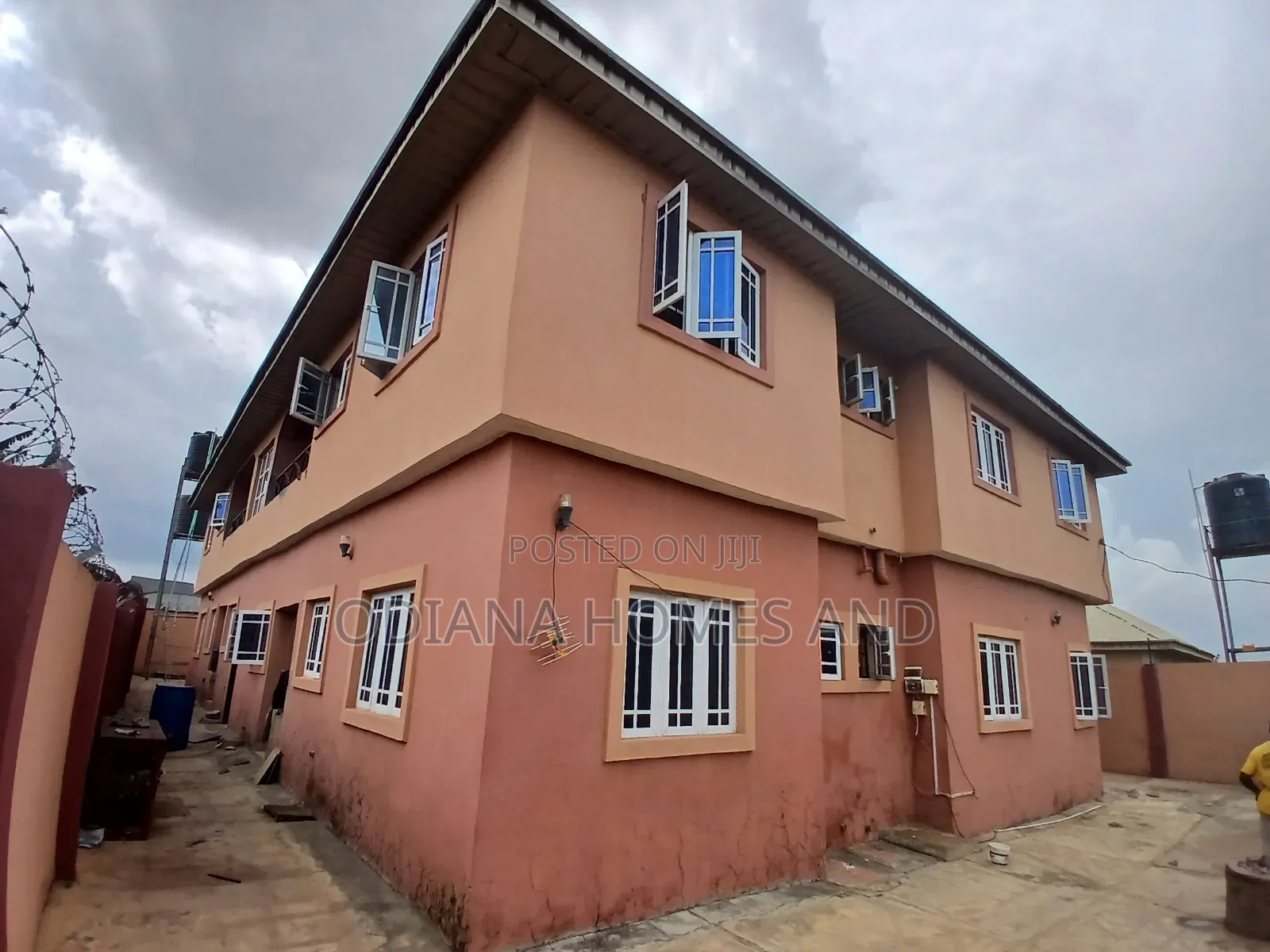 12bdrm Block of Flats in Liberty Academy, Akala Express for sale in Akala Express
