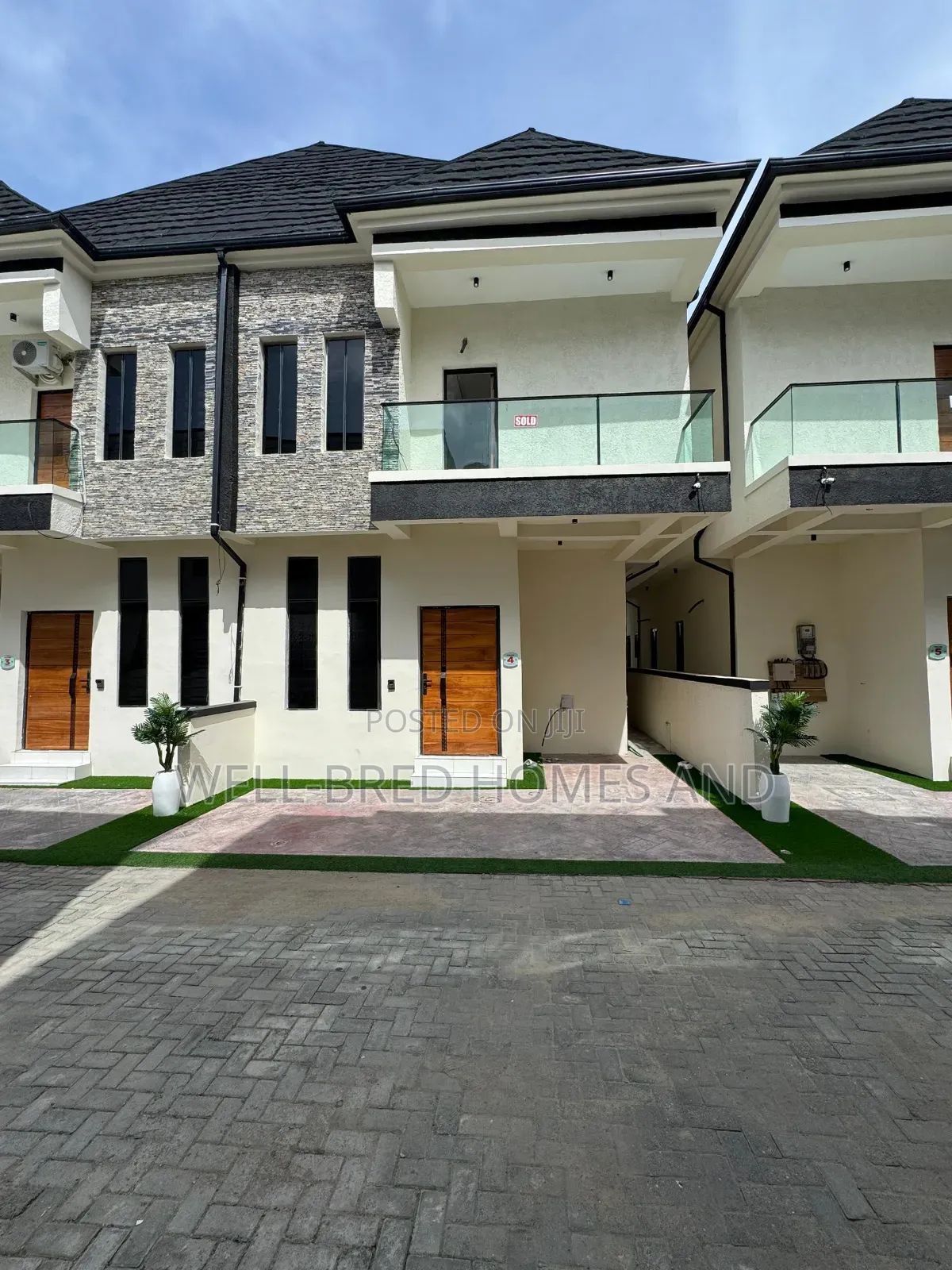 4bdrm Duplex in Ikota Lekki Lagos for rent in Lekki
