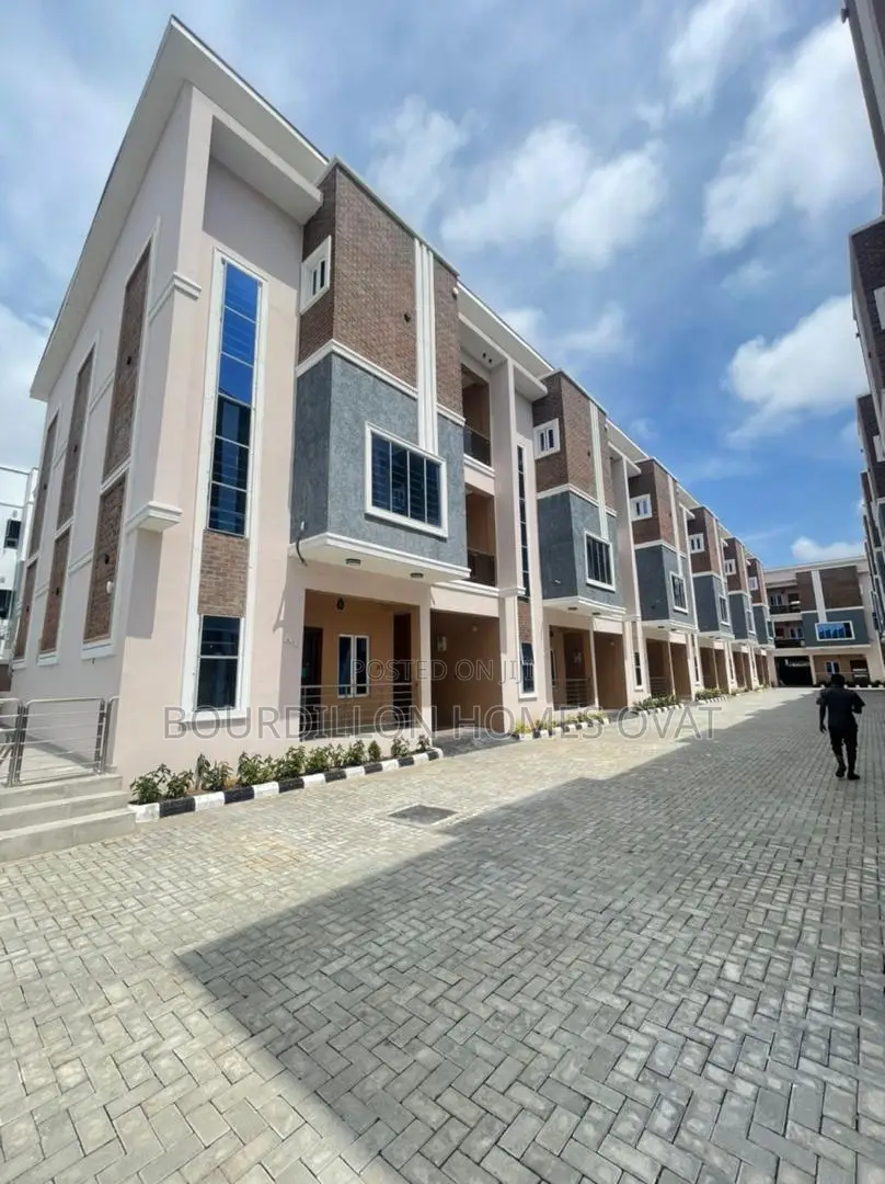 4bdrm Duplex in Ikate for sale in Ikate
