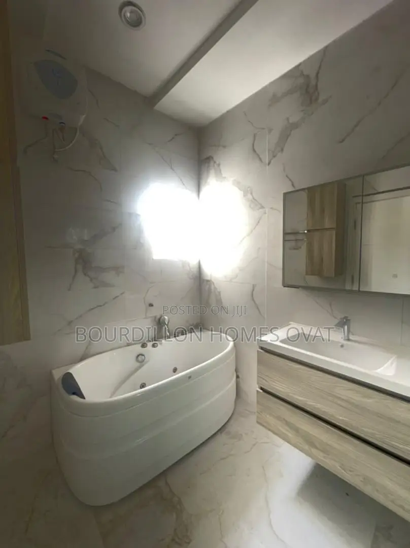 4bdrm Duplex in Ikate for sale in Ikate