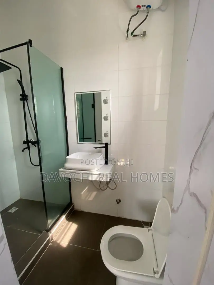 5bdrm Duplex in Orchid Road, Lekki Phase 2 for rent in Lekki Phase 2