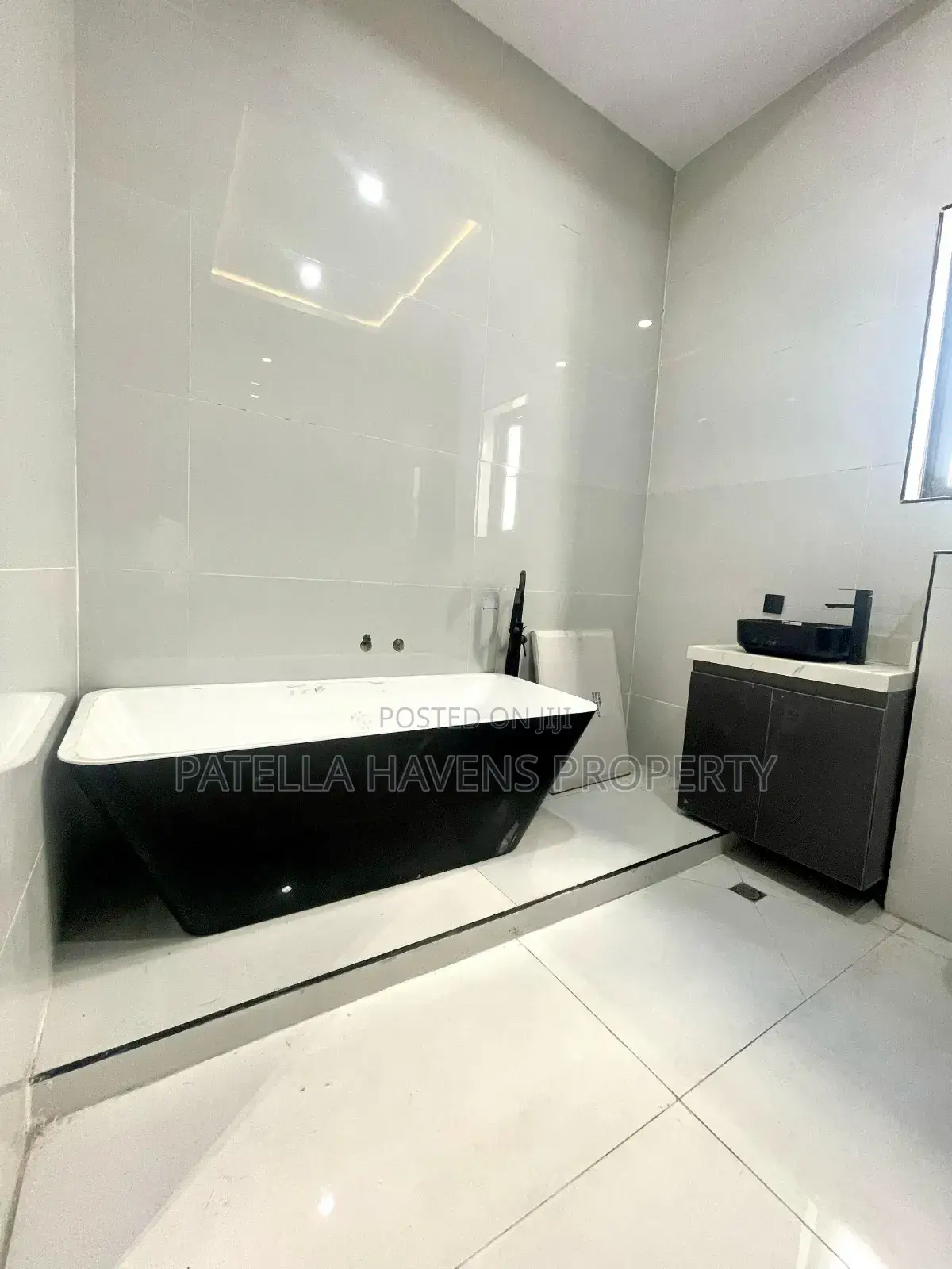 4bdrm Duplex in Ajah for sale in Ajah