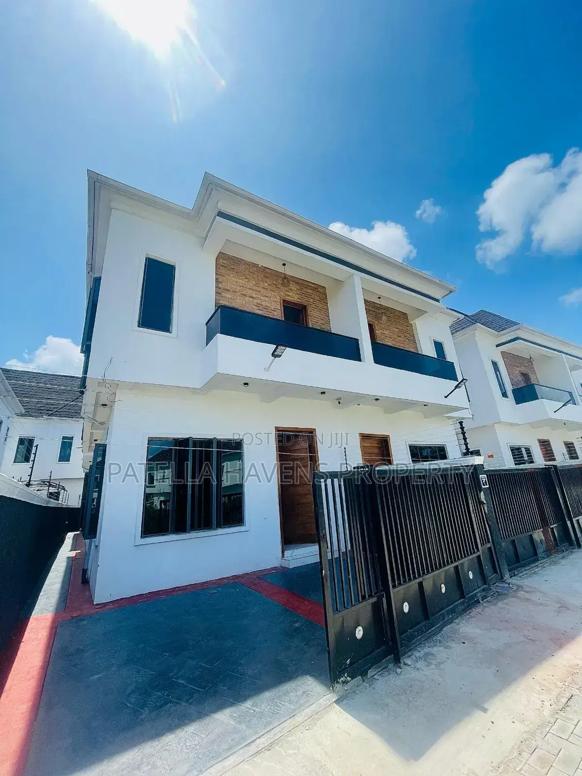 4bdrm Duplex in Ikota for sale in Ikota
