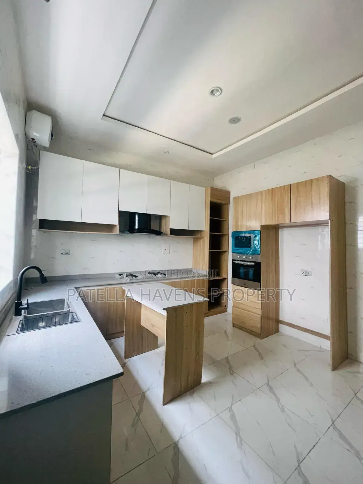 4bdrm Duplex in Ikota for sale in Ikota