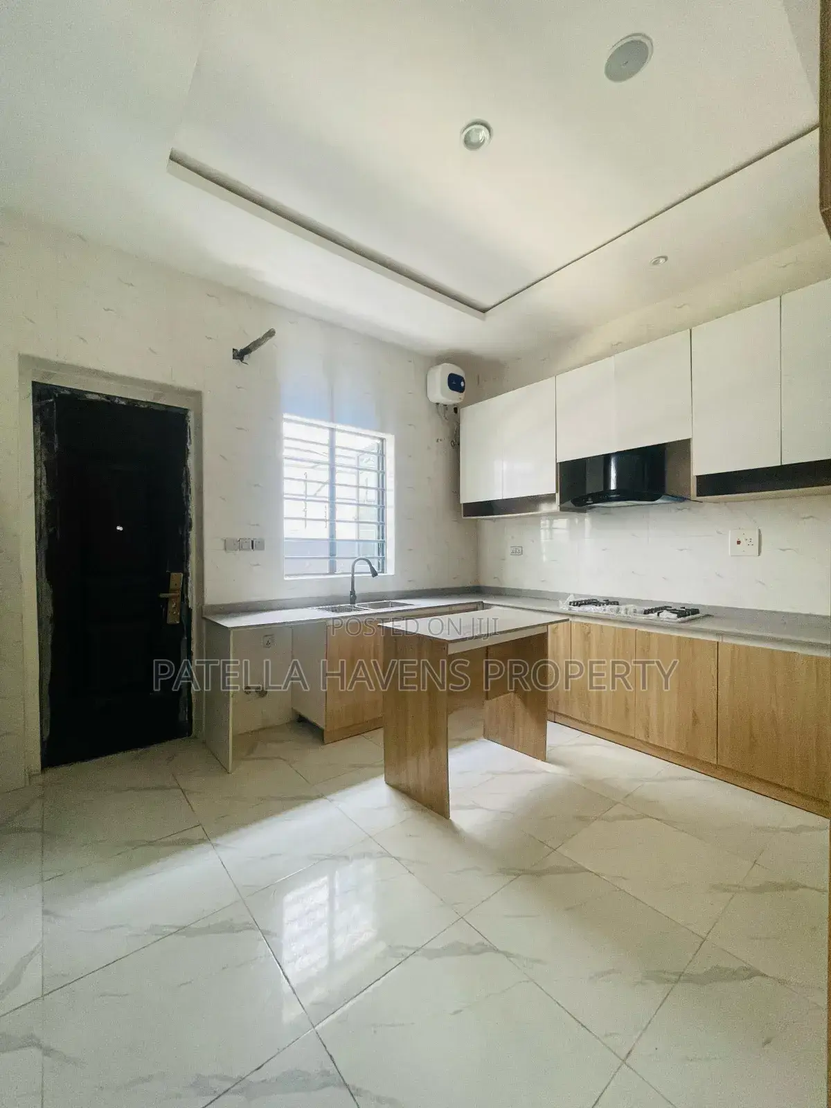 4bdrm Duplex in Ikota for sale in Ikota