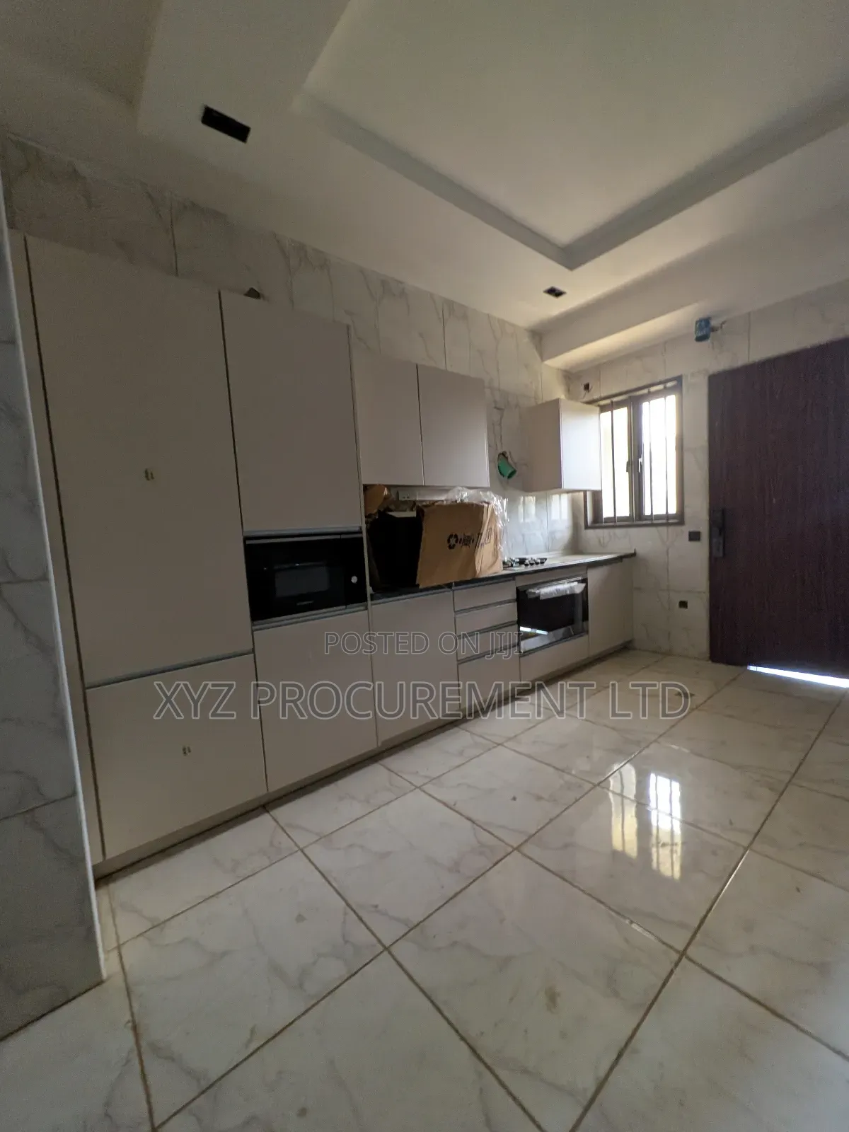 5bdrm Duplex in Crest, Life Camp for sale in Life Camp