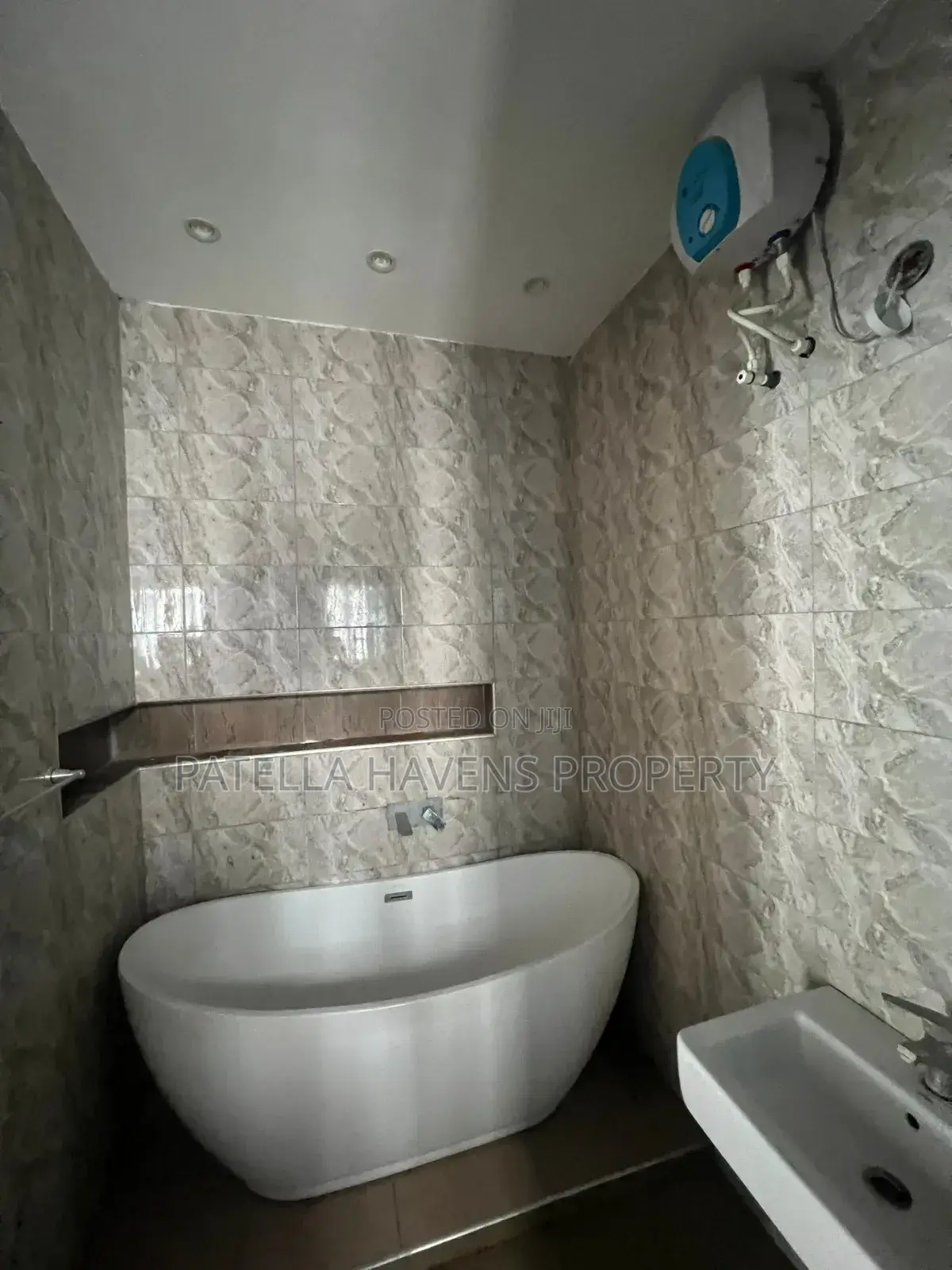 4bdrm Duplex in Sangotedo for sale in Sangotedo