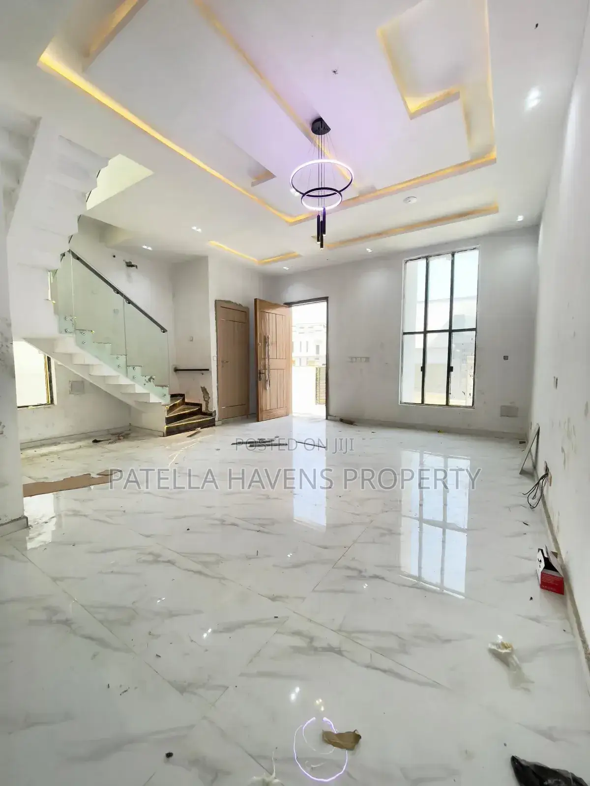 4bdrm Duplex in Chevron for sale in Chevron