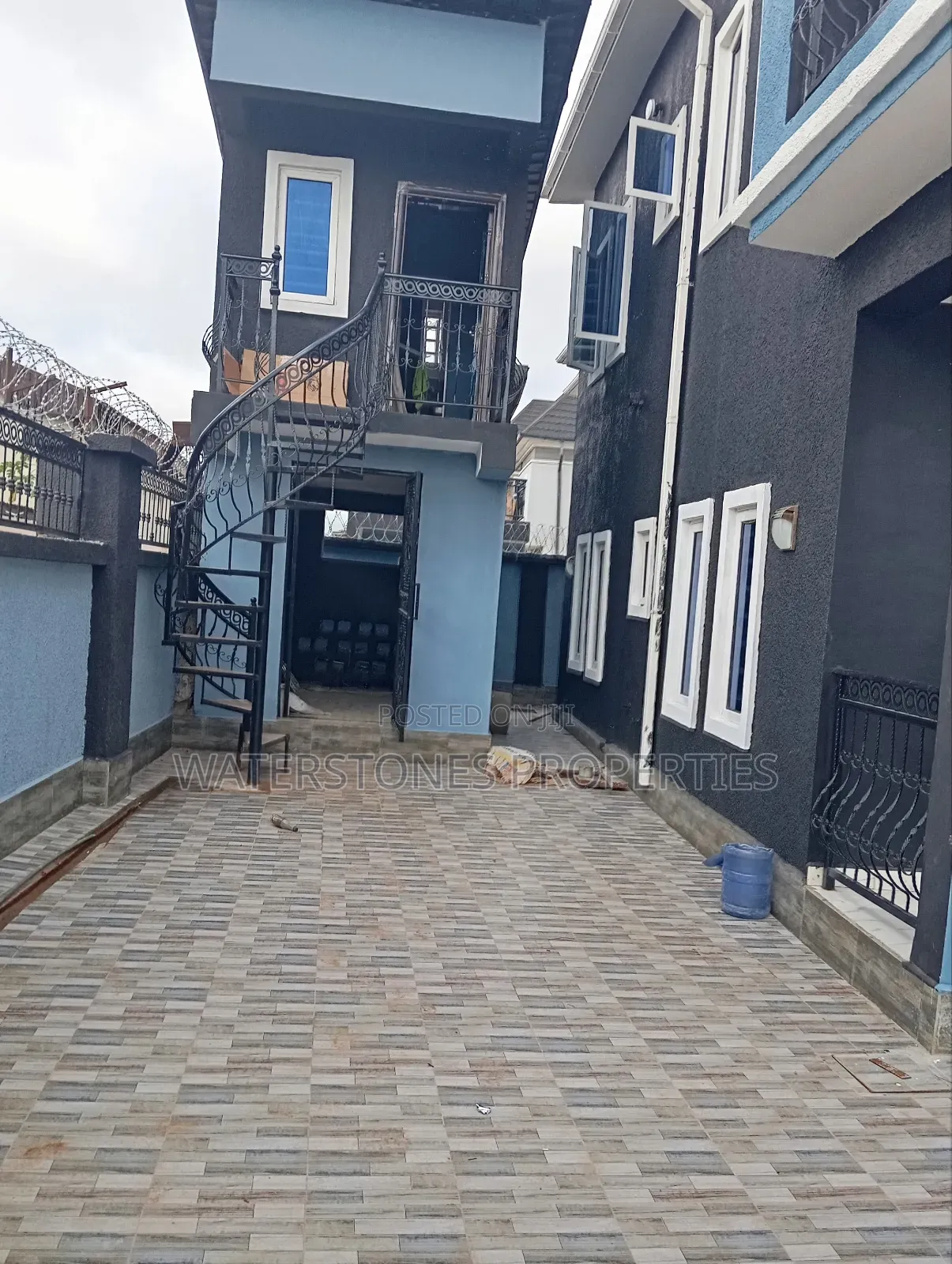 Commercial Flats for Rent in Oshimili South