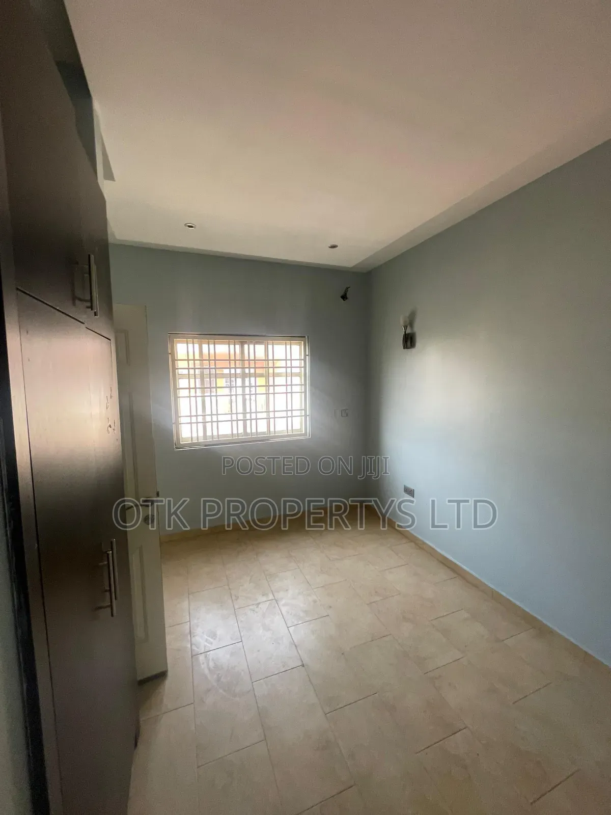 4bdrm Duplex in At Hillview Estate, for sale in Life Camp
