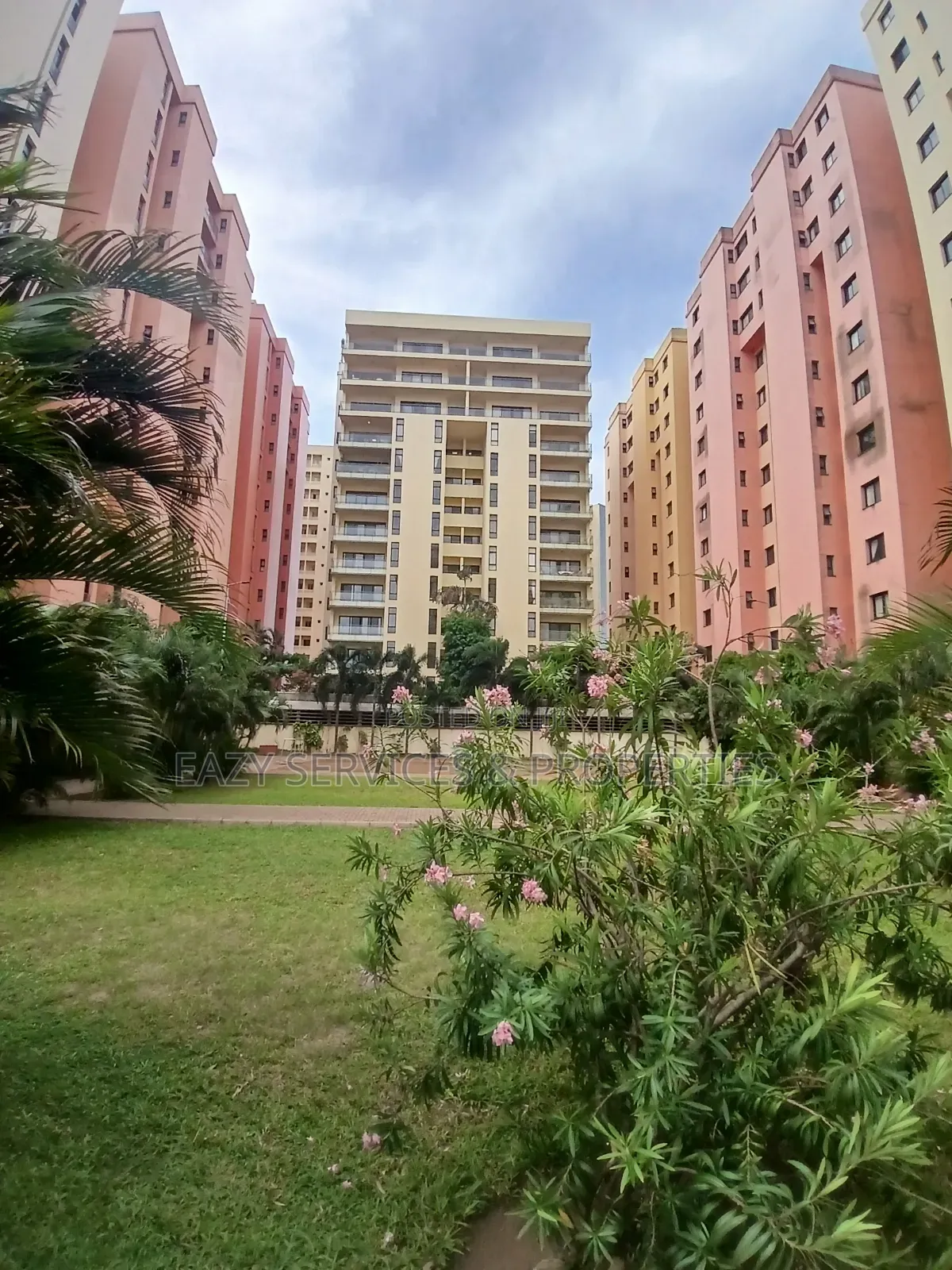 8bdrm Apartment in Ocean Parade Towers, for sale in Banana Island
