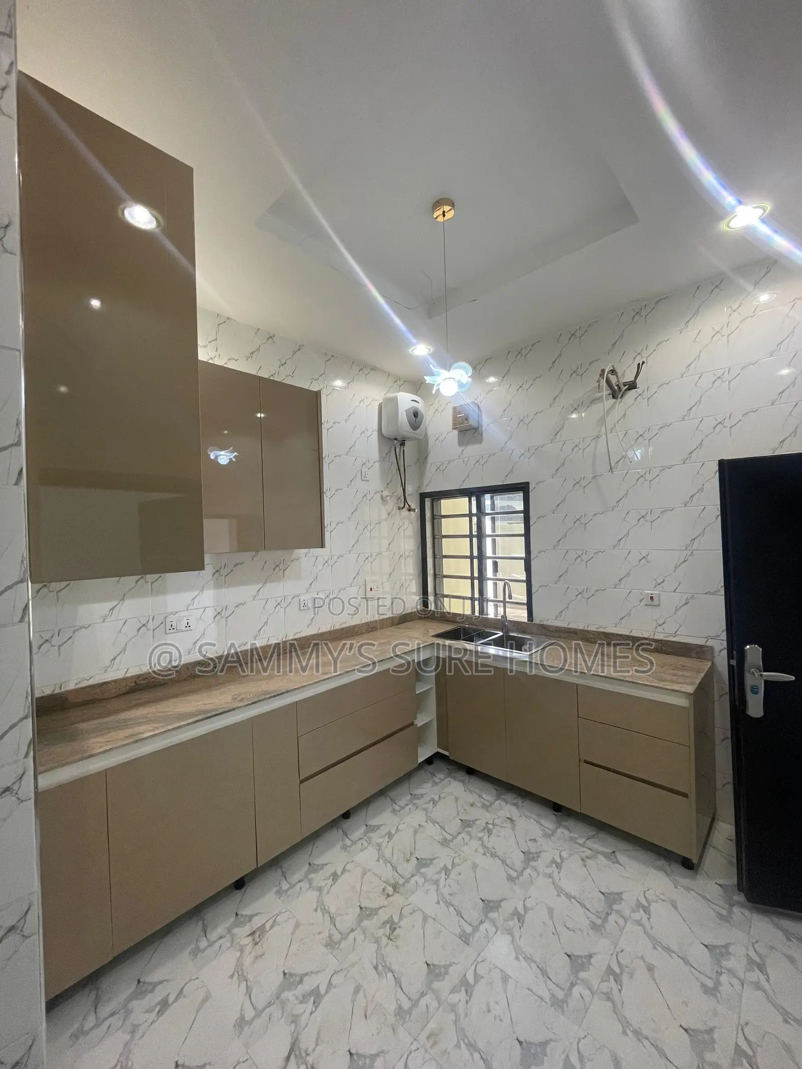 3bdrm Block of Flats in Fo1 Main Kubwa for rent in Kubwa