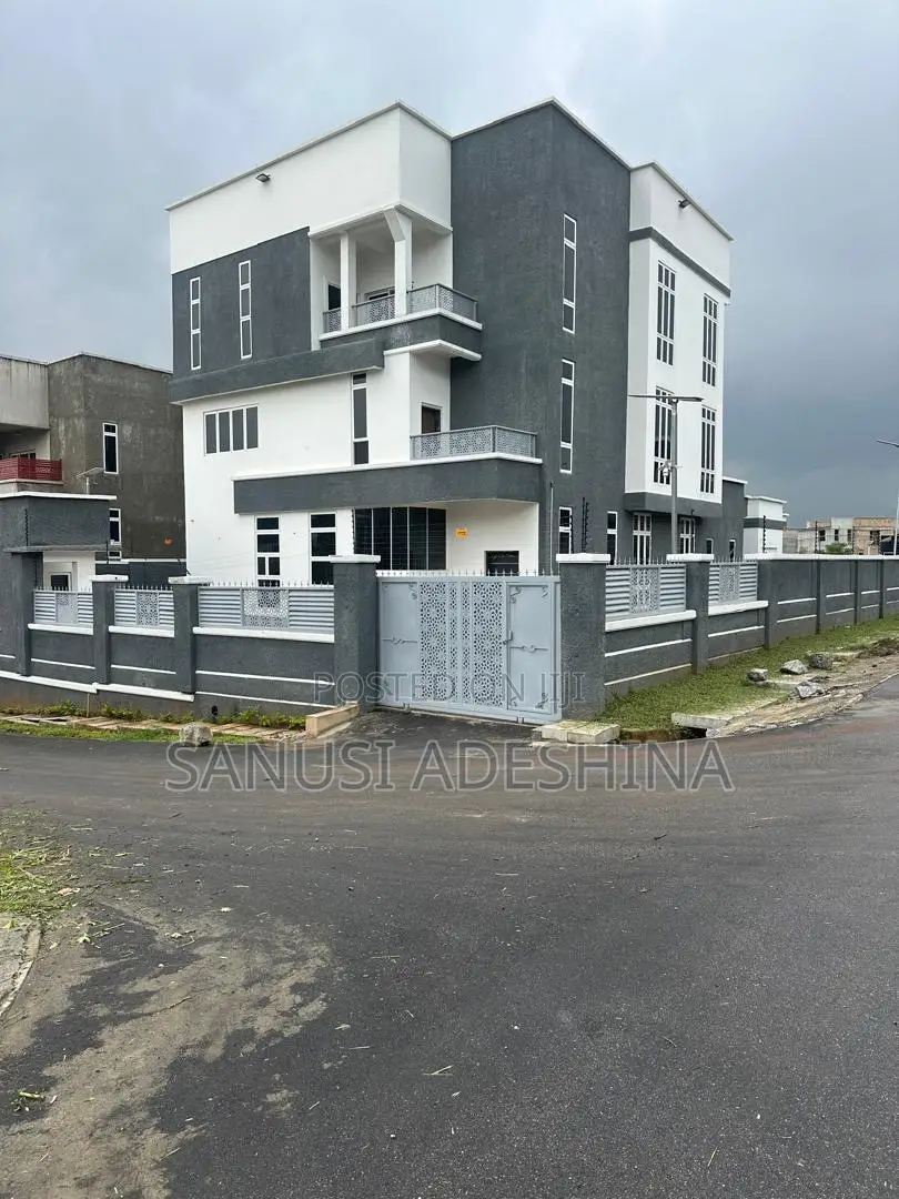5bdrm Duplex in Gwarimpa Estate,Fct, Gwarinpa for sale in Gwarinpa