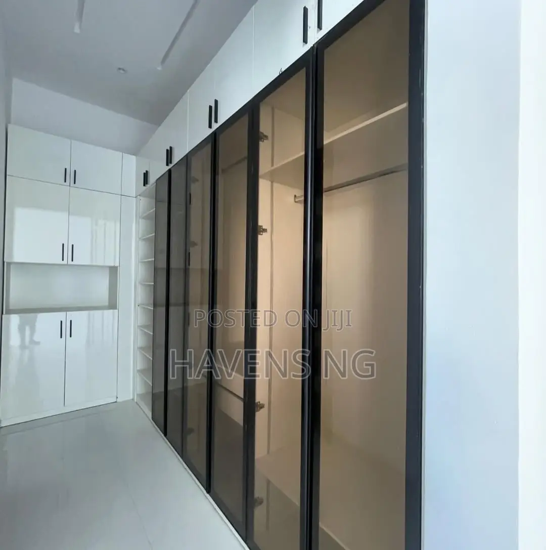 5bdrm Duplex in Lekki Phase 1 for sale in Lekki Phase 1