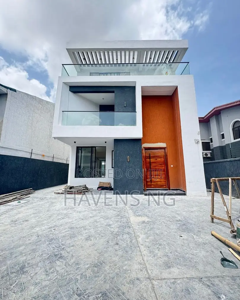5bdrm Duplex in Lekki Phase 1 for sale in Lekki Phase 1
