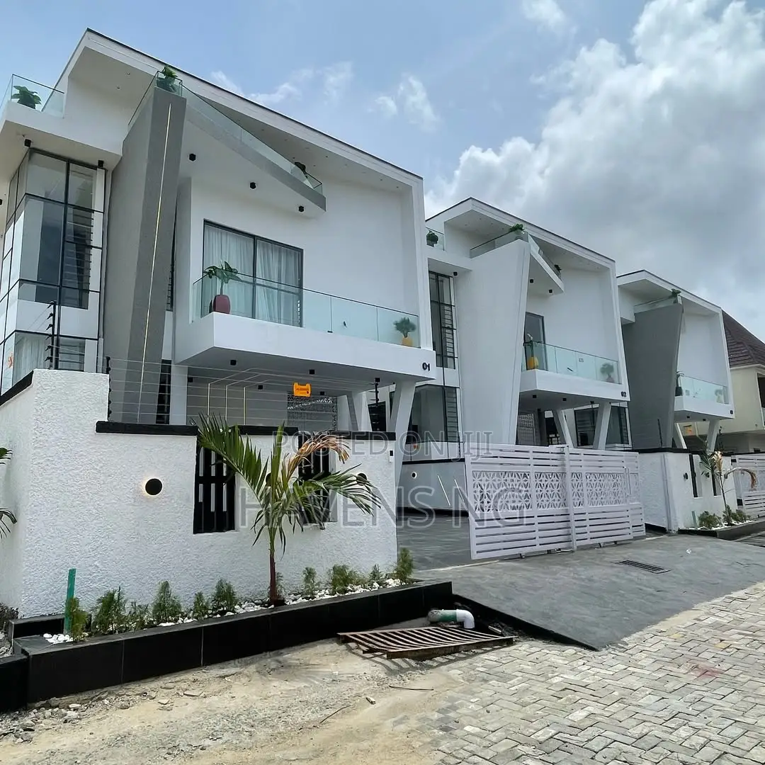 5bdrm Duplex in Idado for sale in Idado