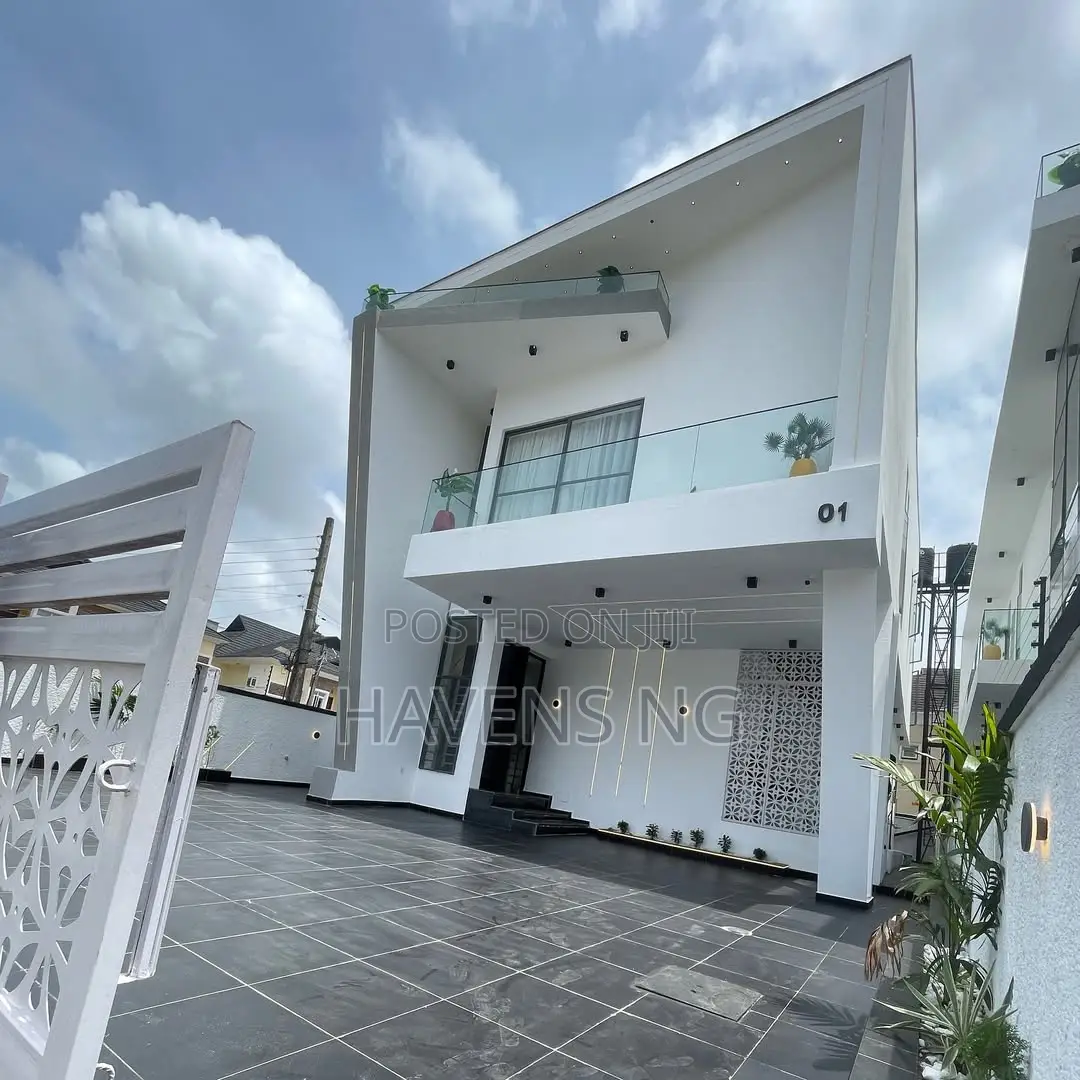 5bdrm Duplex in Idado for sale in Idado
