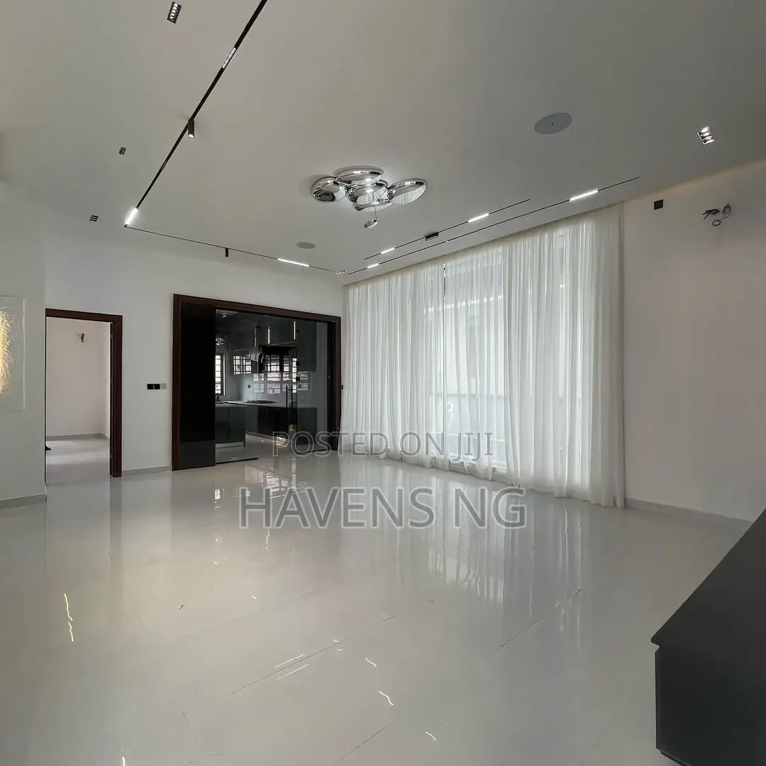 5bdrm Duplex in Idado for sale in Idado