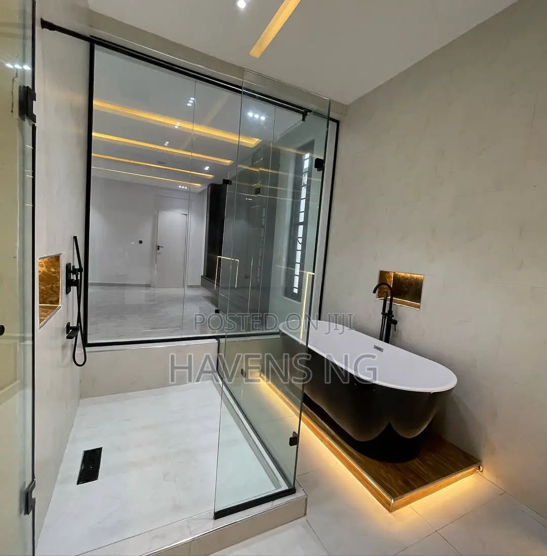 5bdrm Duplex in Idado for sale in Idado